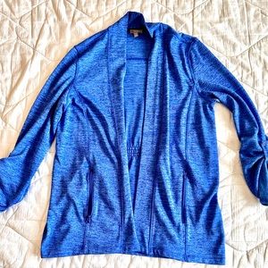 Outerwear jacket. Long sleeve. Double zip pockets. Beautiful blue.